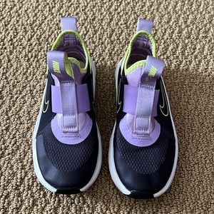 Girls Nike Flex sneakers